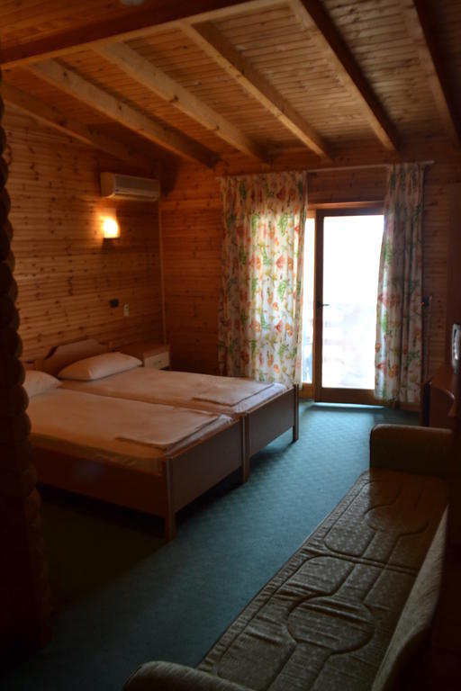 Hotel Adriatik 2 3*